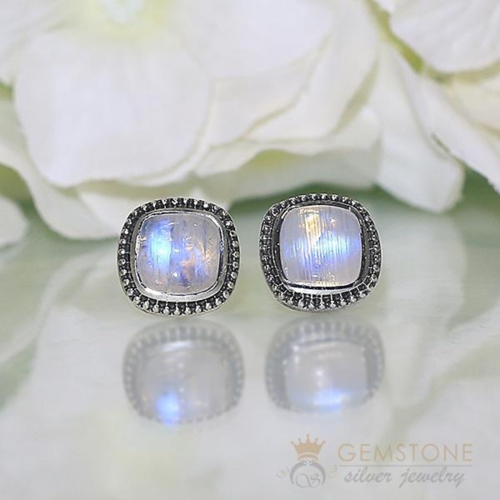 Moonstone Studs - Ravishing Moon